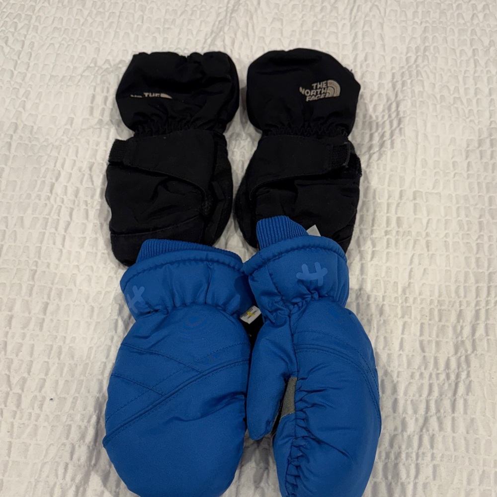 The North Face & Hot Paws Toddler Mitten Bundle
